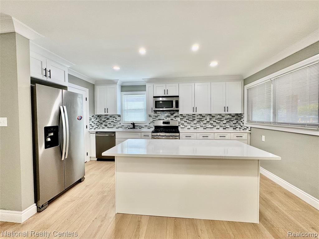 24884 Hayes Avenue Property Photo 13