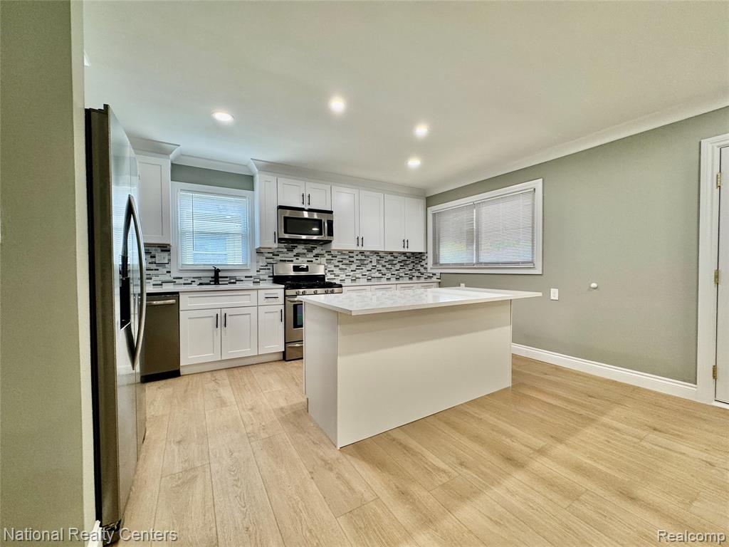 24884 Hayes Avenue Property Photo 14