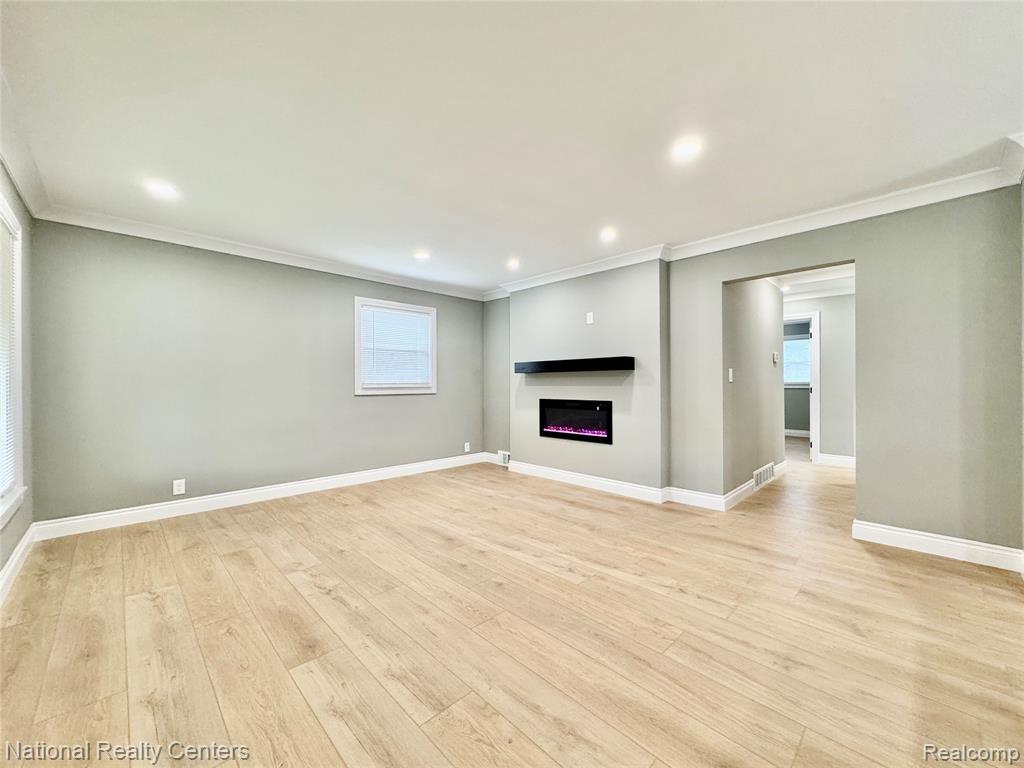 24884 Hayes Avenue Property Photo 15