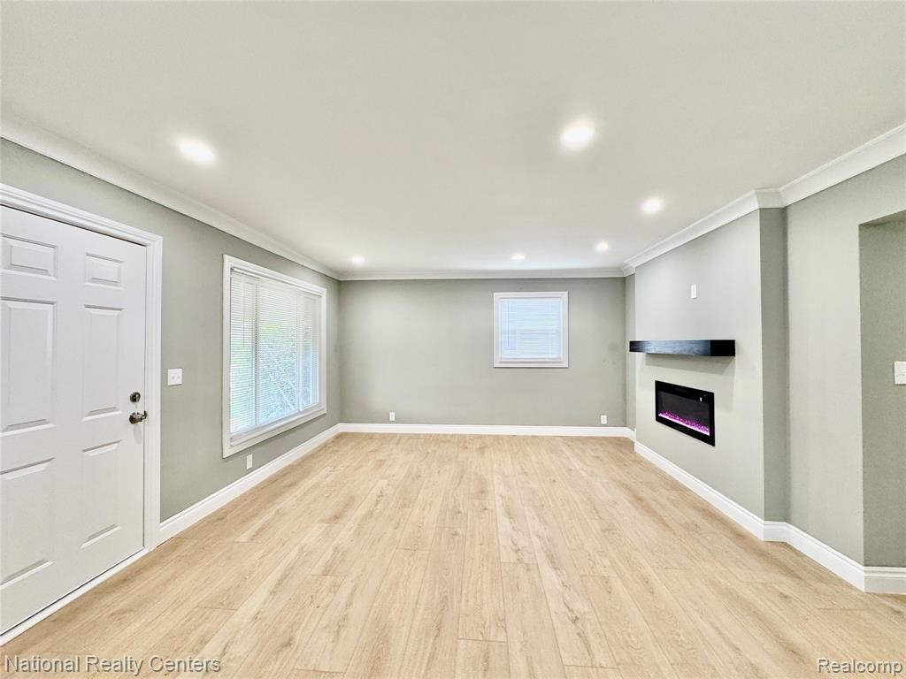 24884 Hayes Avenue Property Photo 18