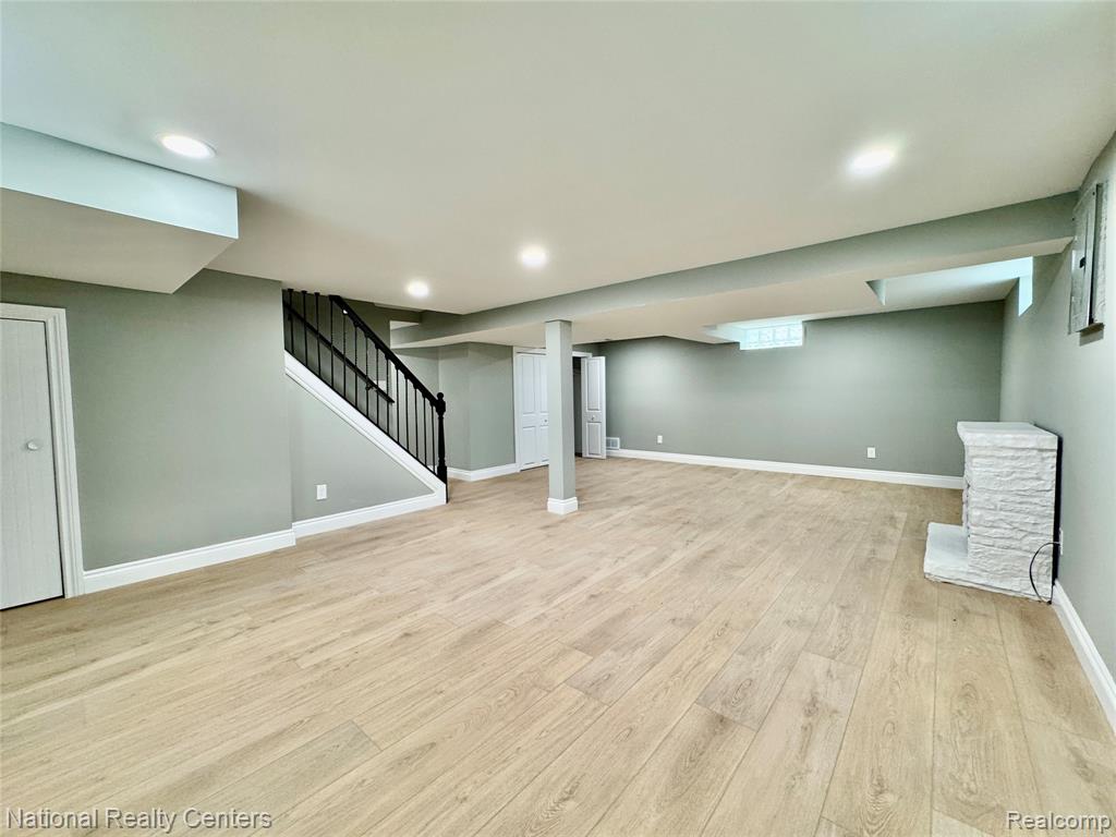 24884 Hayes Avenue Property Photo 33