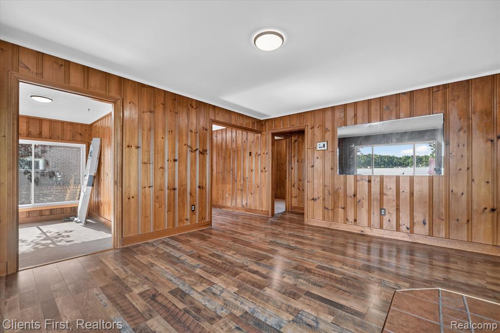 14344 Edgewater Drive Property Photo 11