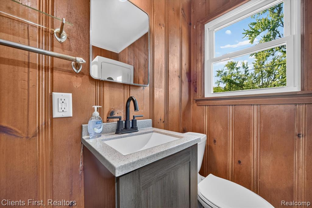 14344 Edgewater Drive Property Photo 21