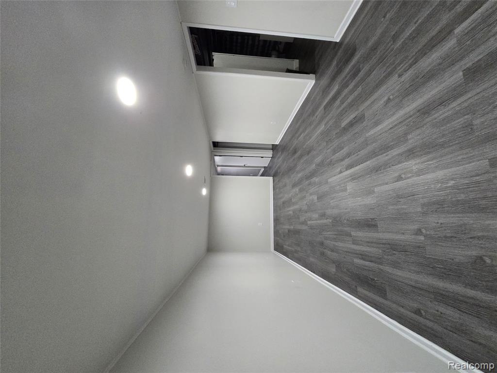 8465 Helen Property Photo 6