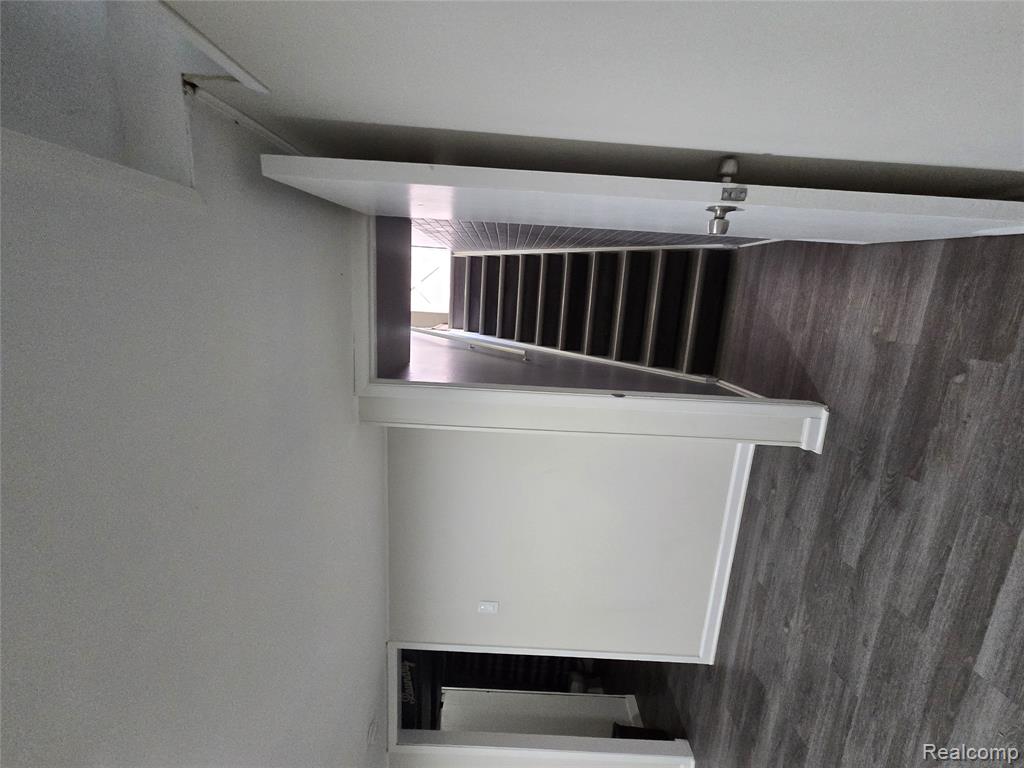 8465 Helen Property Photo 7