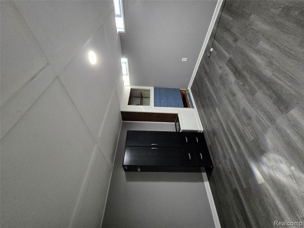 8465 Helen Property Photo 8