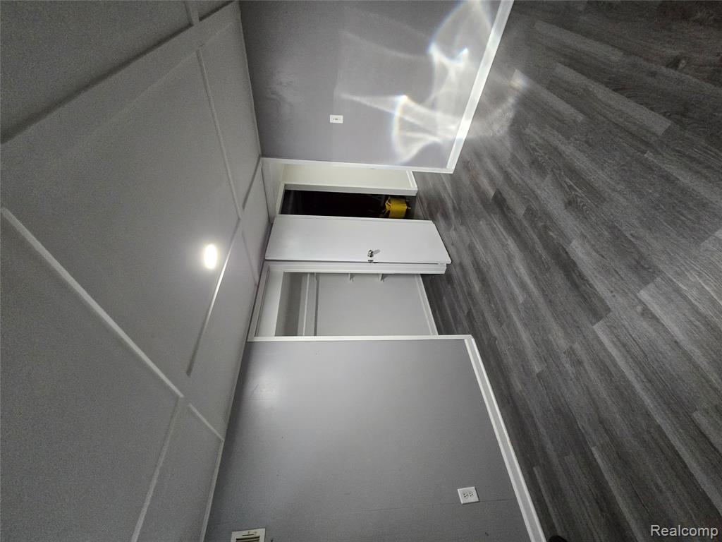 8465 Helen Property Photo 9