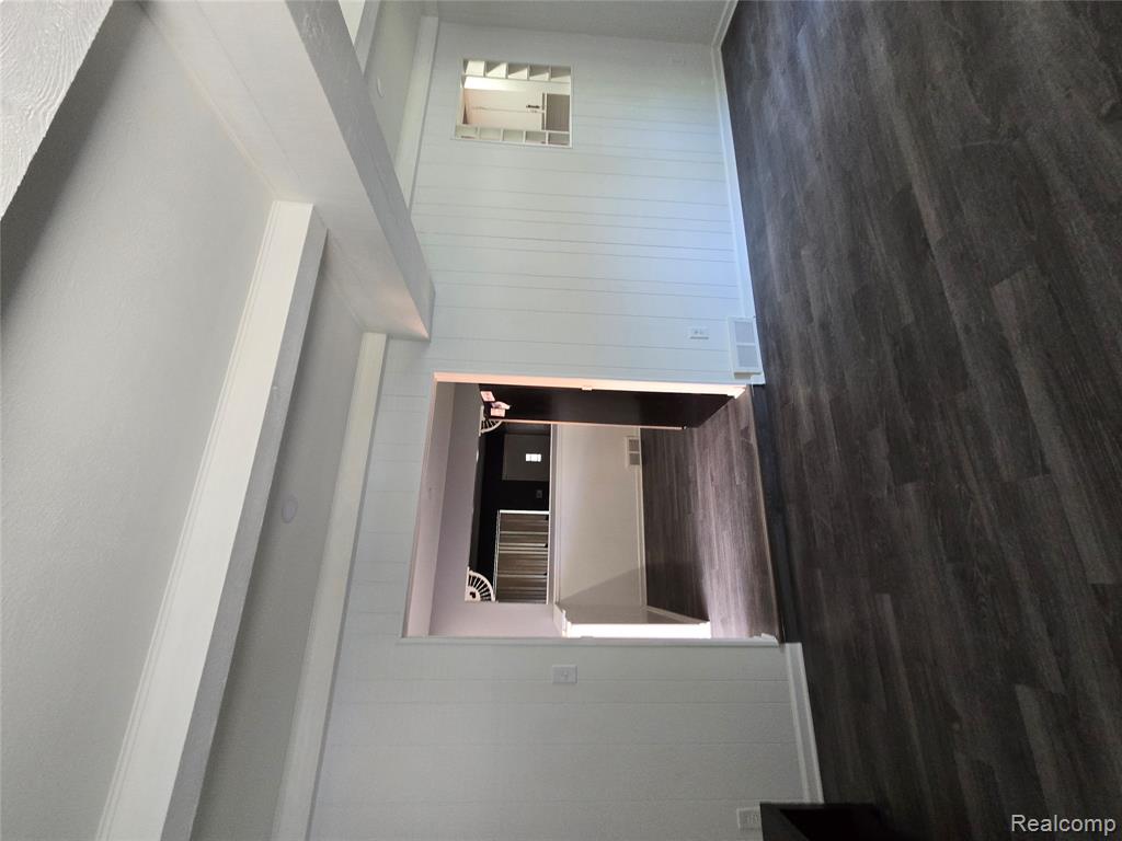 8465 Helen Property Photo 12