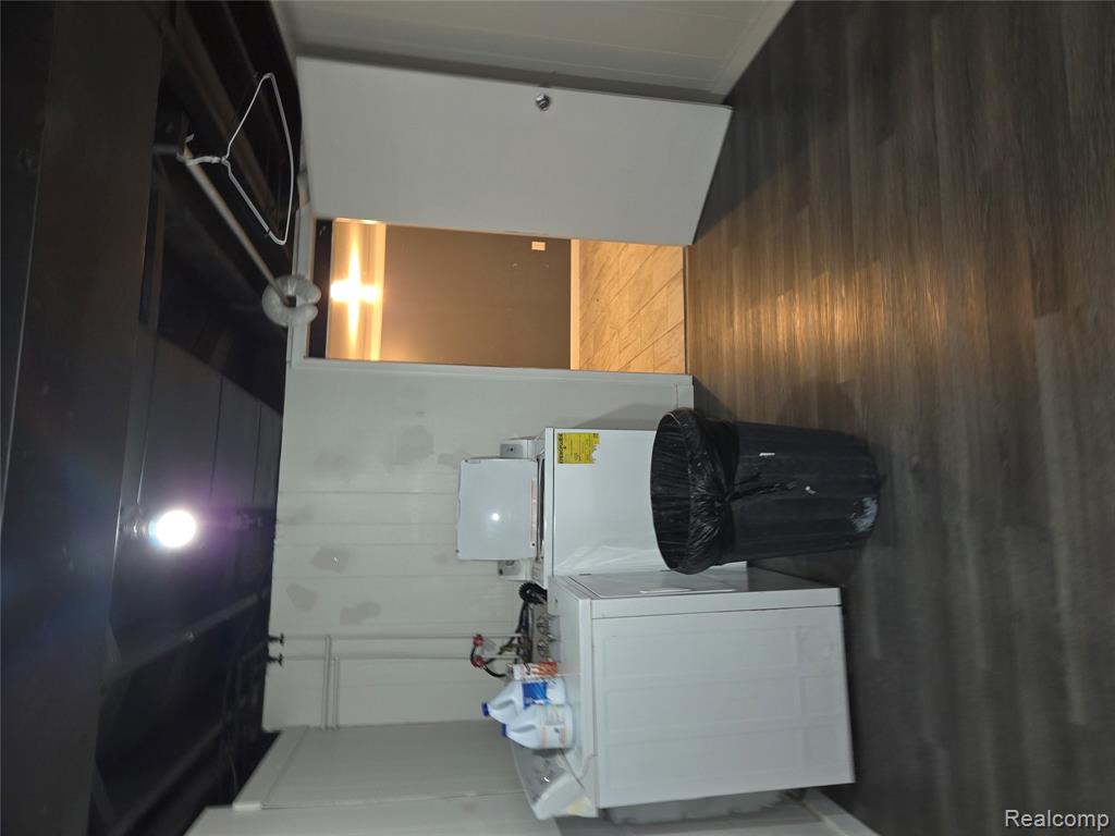 8465 Helen Property Photo 16