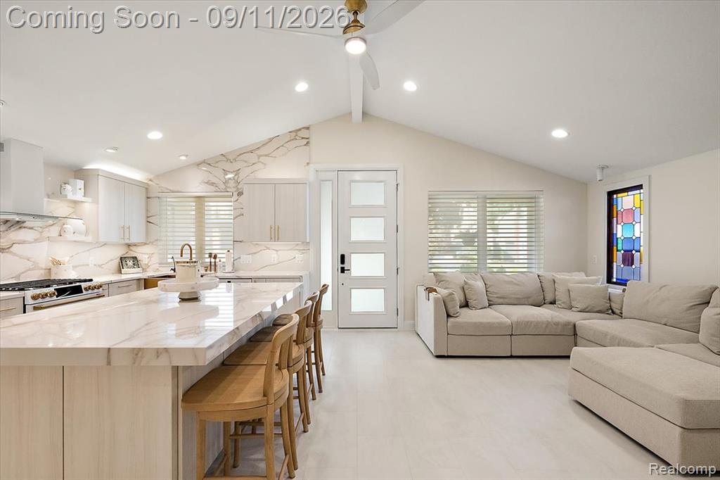 523 Renshaw Street Property Photo 4