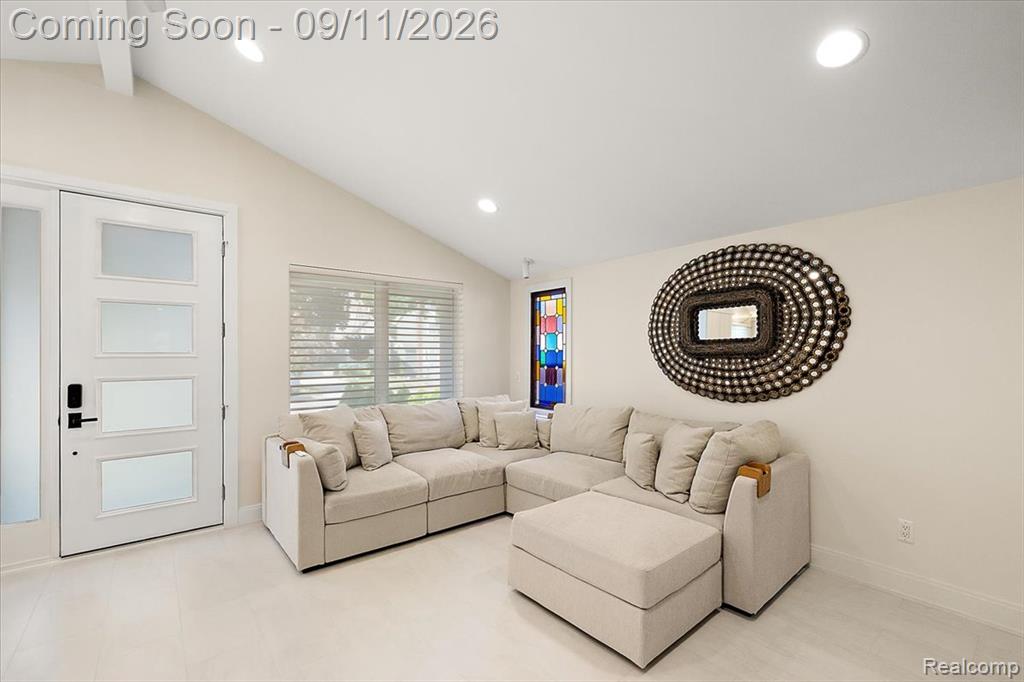523 Renshaw Street Property Photo 5