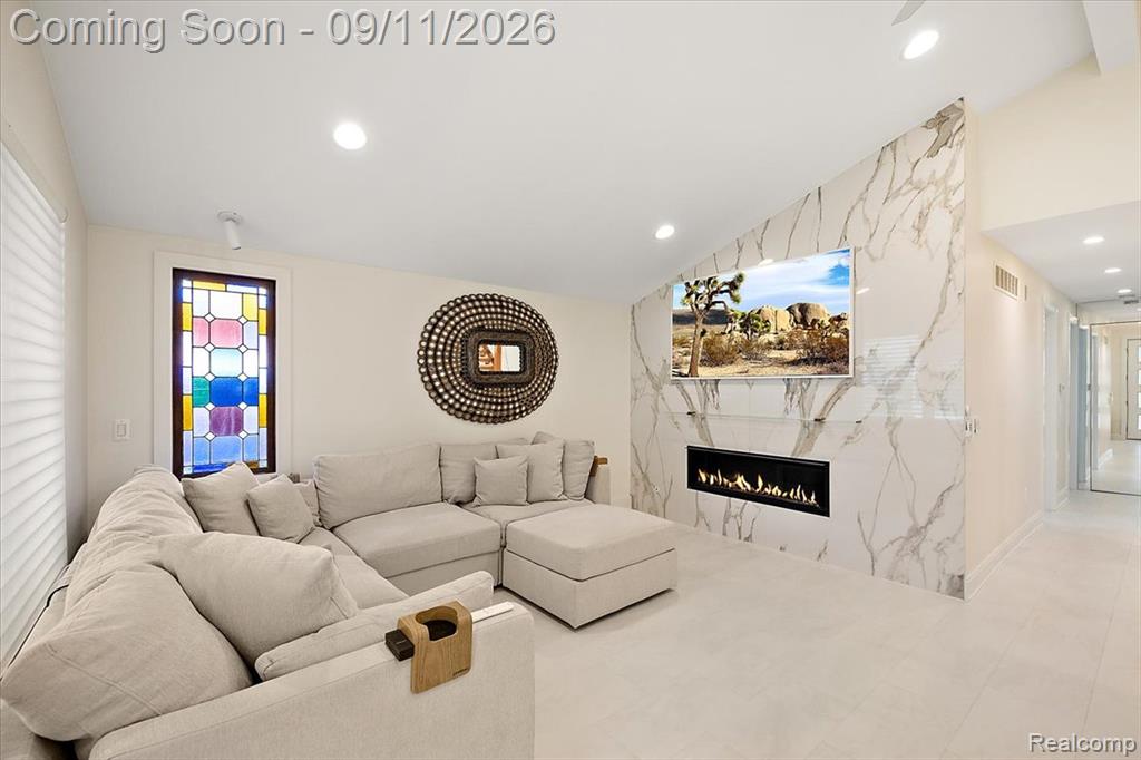 523 Renshaw Street Property Photo 6