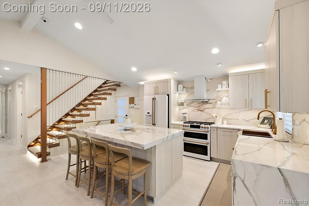 523 Renshaw Street Property Photo 10