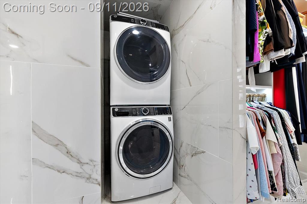 523 Renshaw Street Property Photo 29
