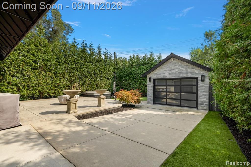 523 Renshaw Street Property Photo 65