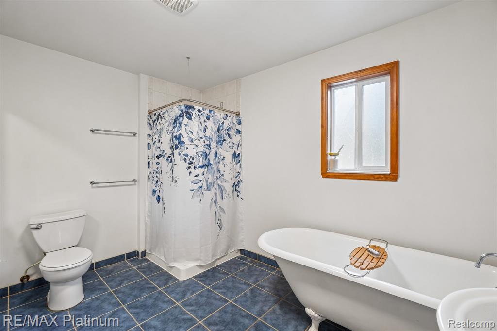 2805 Harmony Lane Property Photo 15