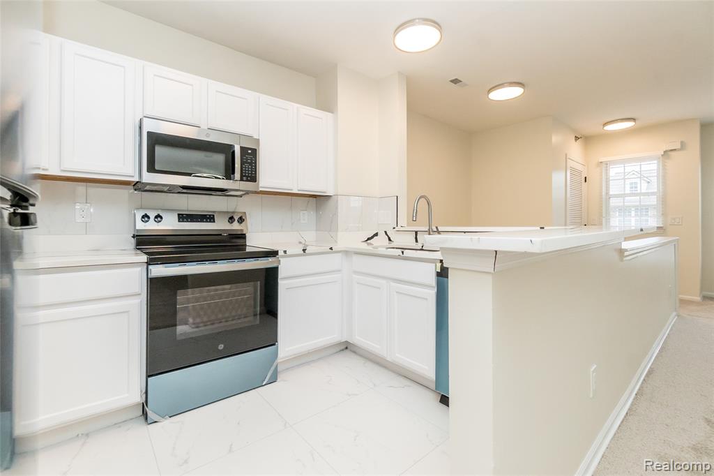 25540 Saint James Property Photo 6
