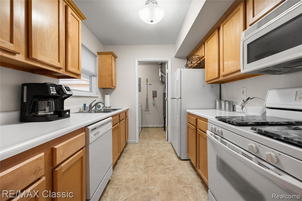 39727 Village Wood Lane Property Photo 6