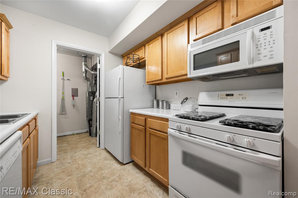 39727 Village Wood Lane Property Photo 7