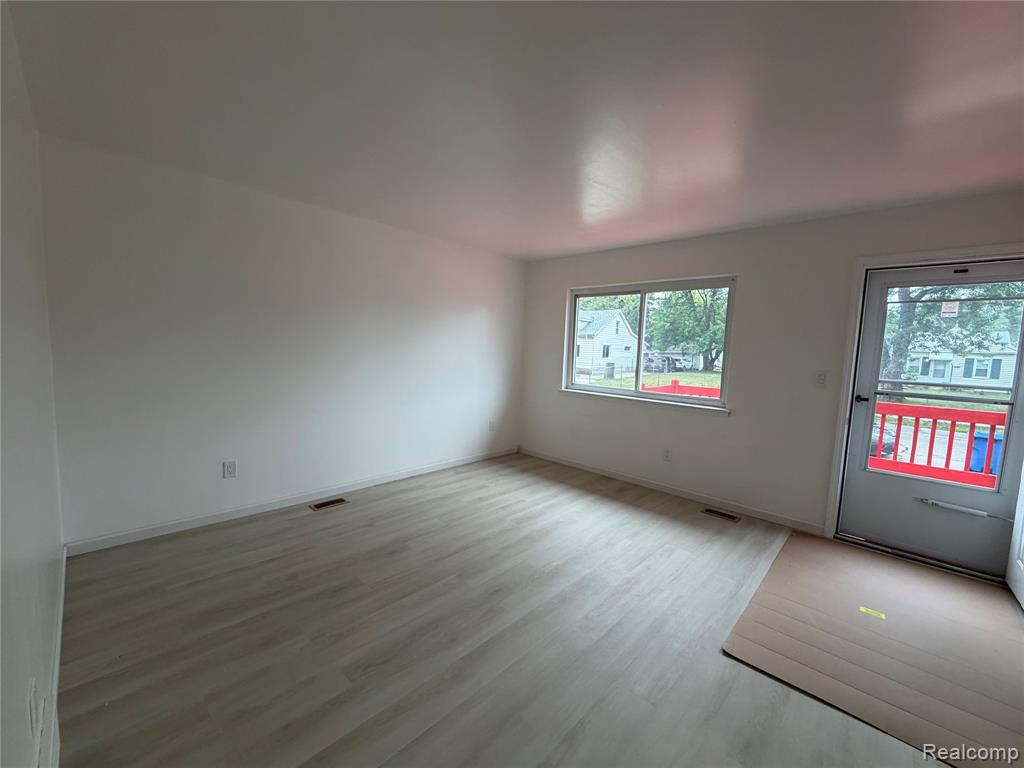 8702 Chalmers Avenue Property Photo 2