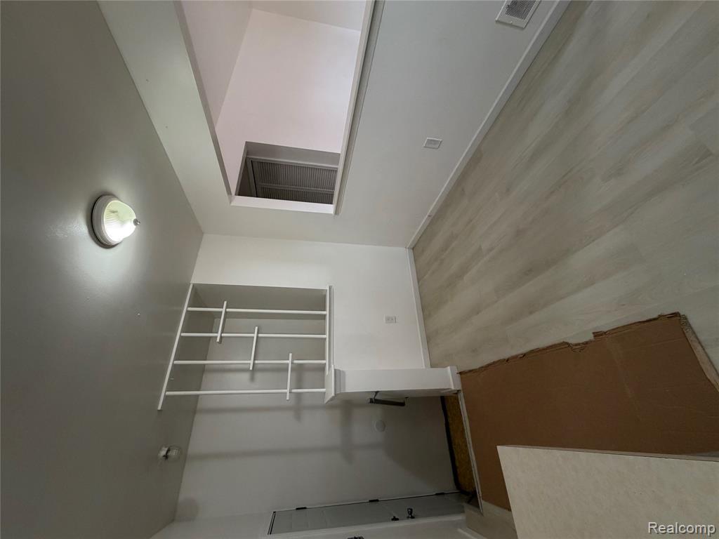 8702 Chalmers Avenue Property Photo 5