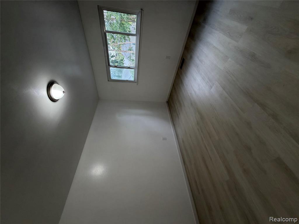8702 Chalmers Avenue Property Photo 8