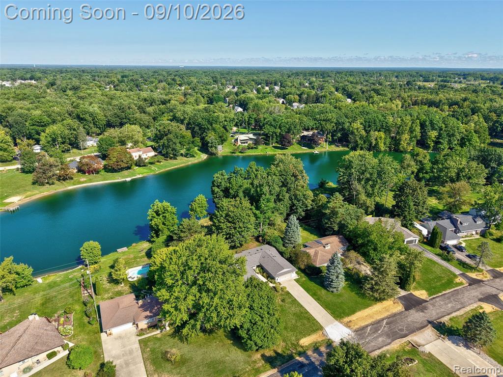 6243 Westview Drive Property Photo 3