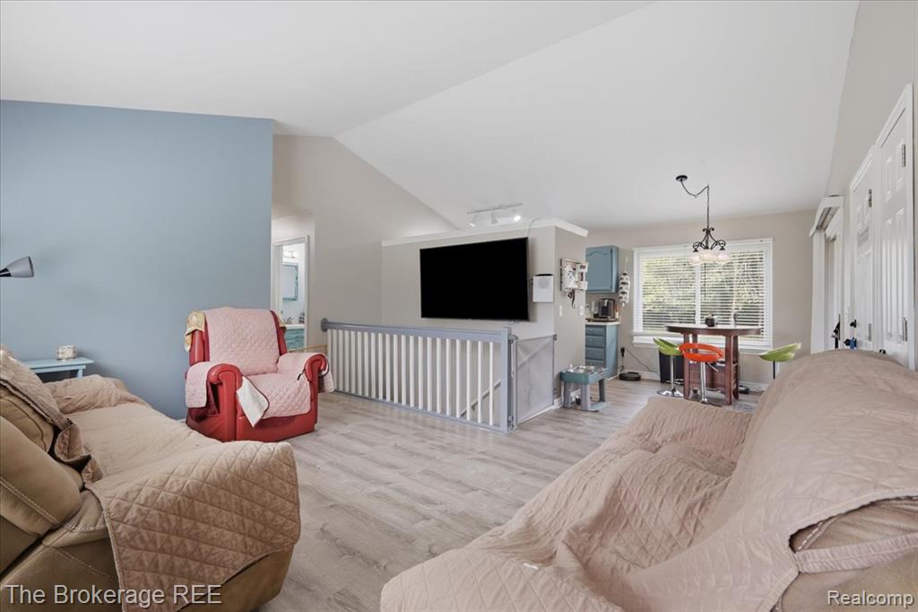 11282 Silver Lake Road Property Photo 2