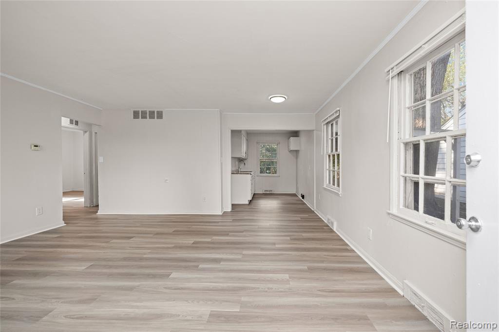 10720 Albany Street Property Photo 4
