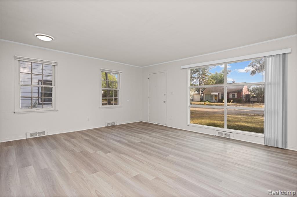 10720 Albany Street Property Photo 6
