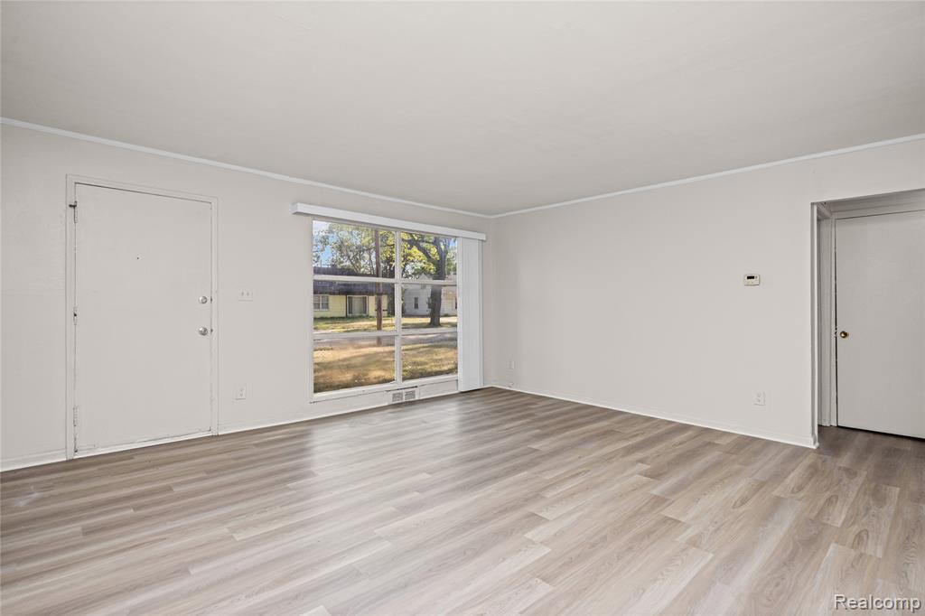 10720 Albany Street Property Photo 8