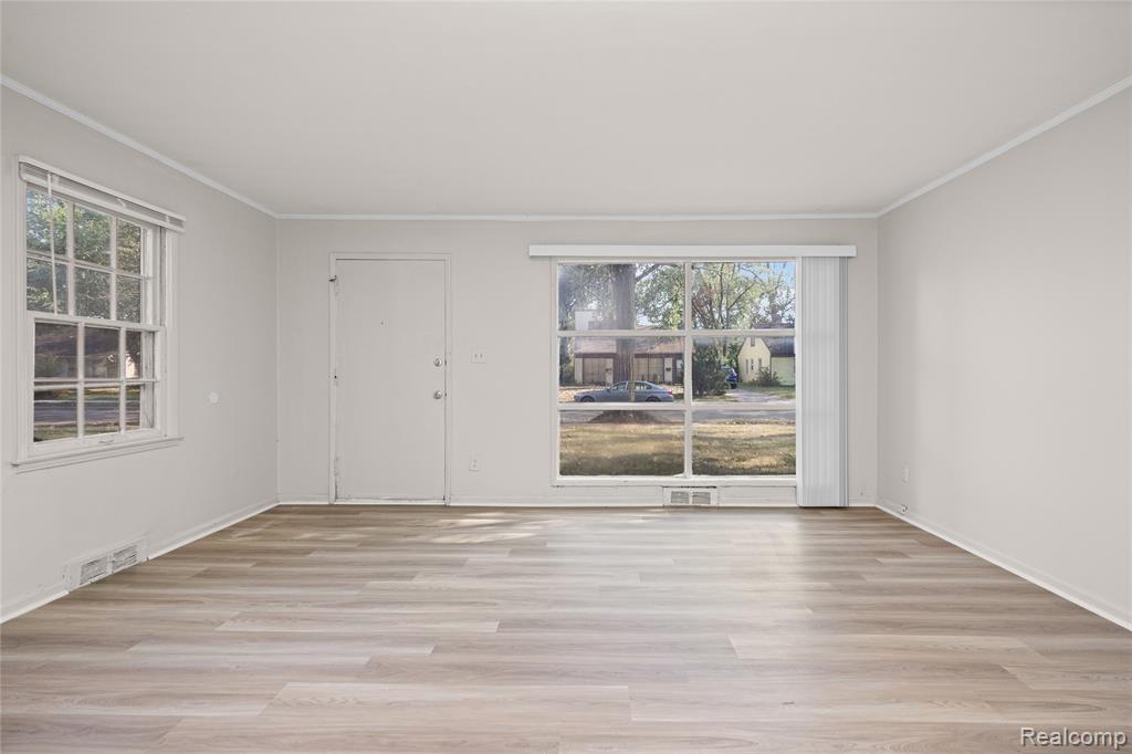 10720 Albany Street Property Photo 9