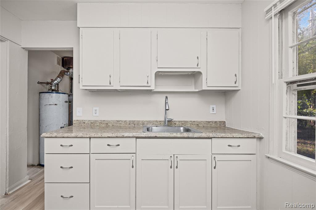 10720 Albany Street Property Photo 12
