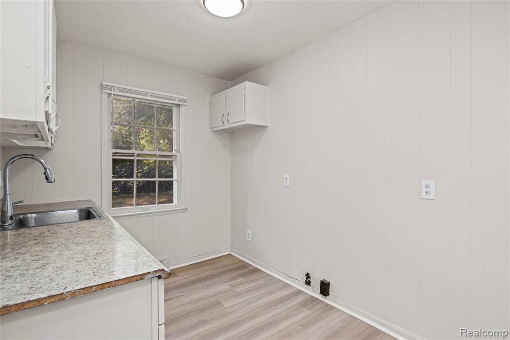10720 Albany Street Property Photo 15