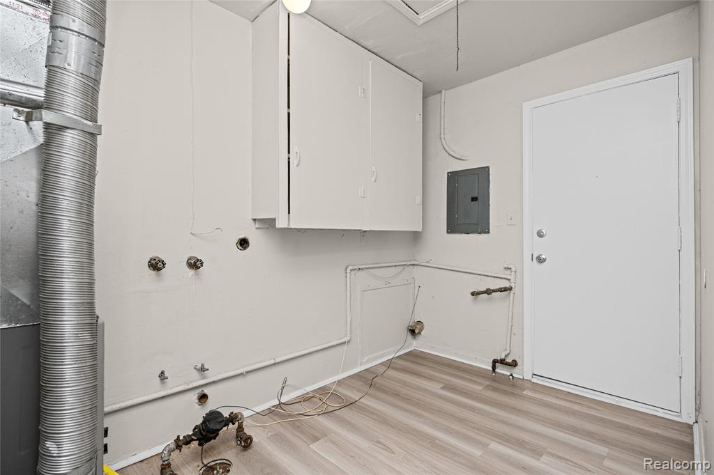 10720 Albany Street Property Photo 16