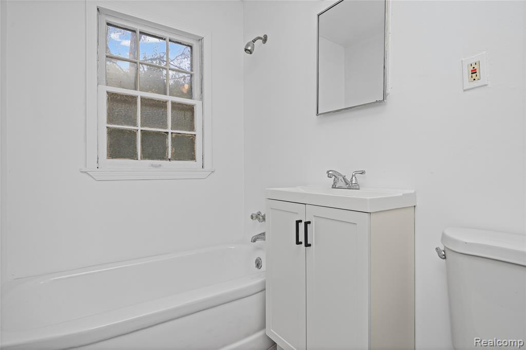 10720 Albany Street Property Photo 18