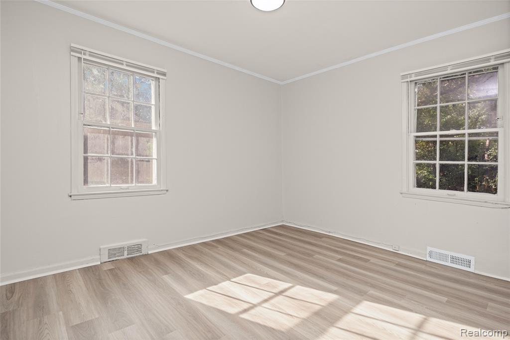 10720 Albany Street Property Photo 19