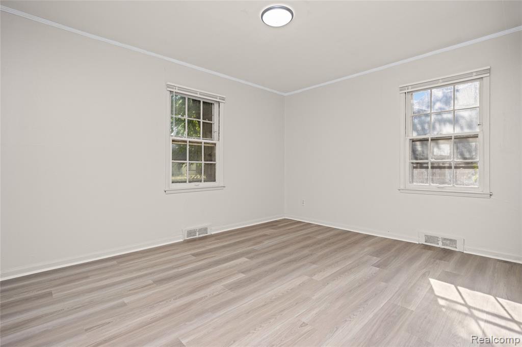 10720 Albany Street Property Photo 22