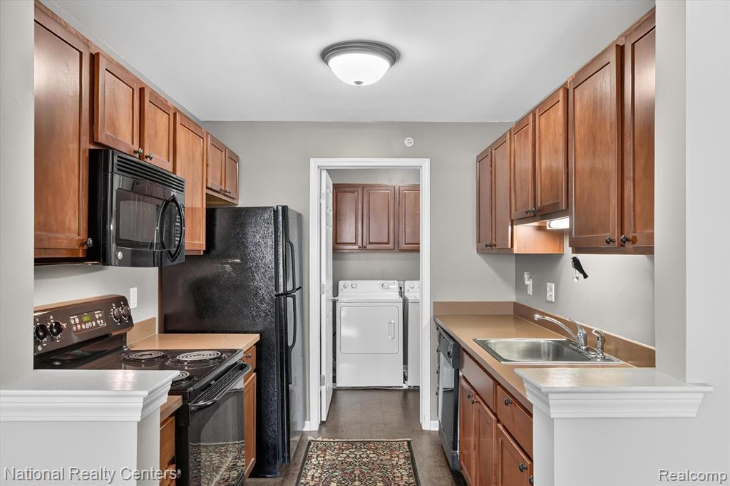 28190 Oakmonte Circle Property Photo 7