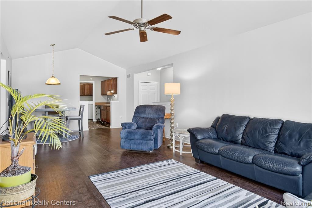 28190 Oakmonte Circle Property Photo 12