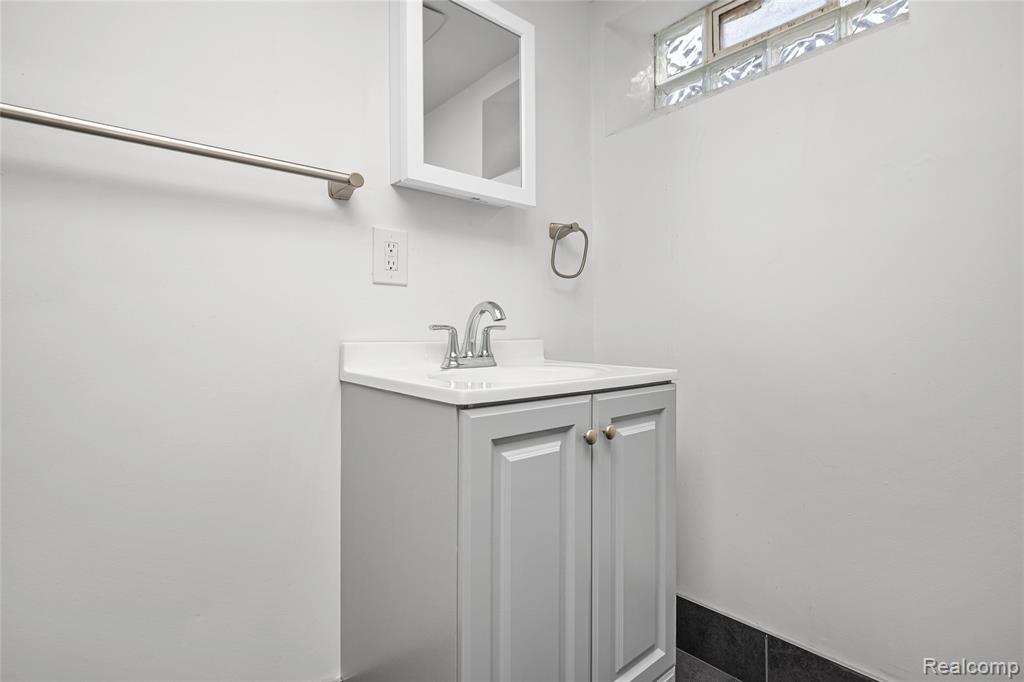 24200 Westhampton Street Property Photo 39