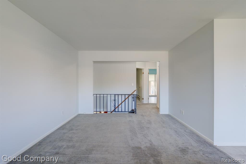 25219 Potomac Drive Property Photo 4