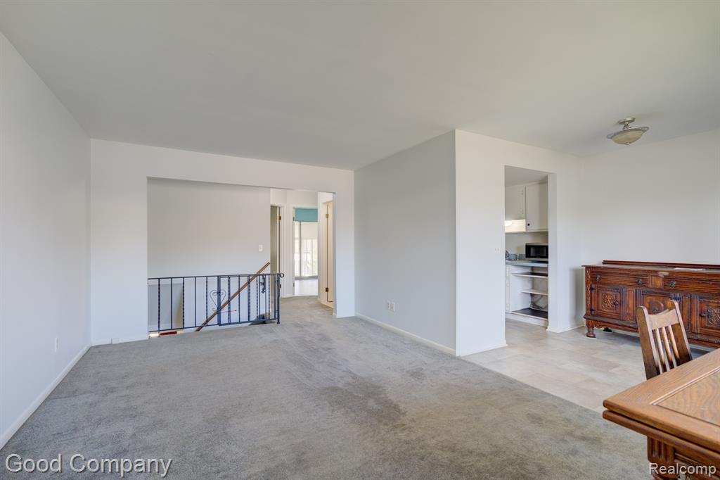 25219 Potomac Drive Property Photo 5