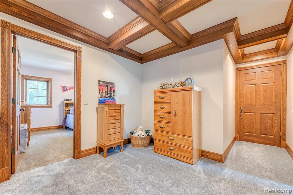 8371 Section Line Road Property Photo 6