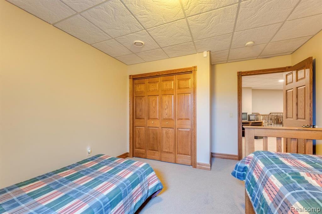 8371 Section Line Road Property Photo 10