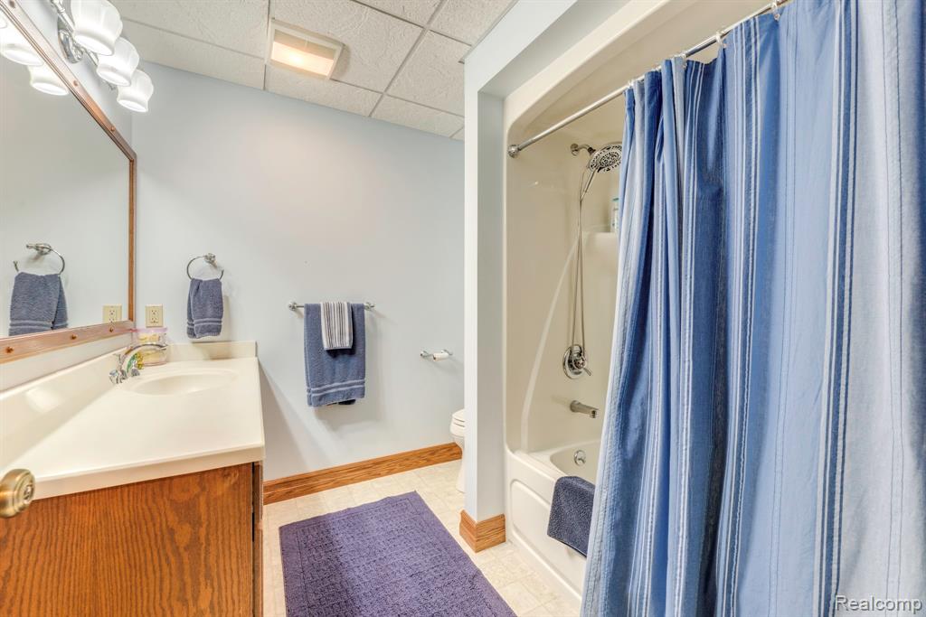8371 Section Line Road Property Photo 11