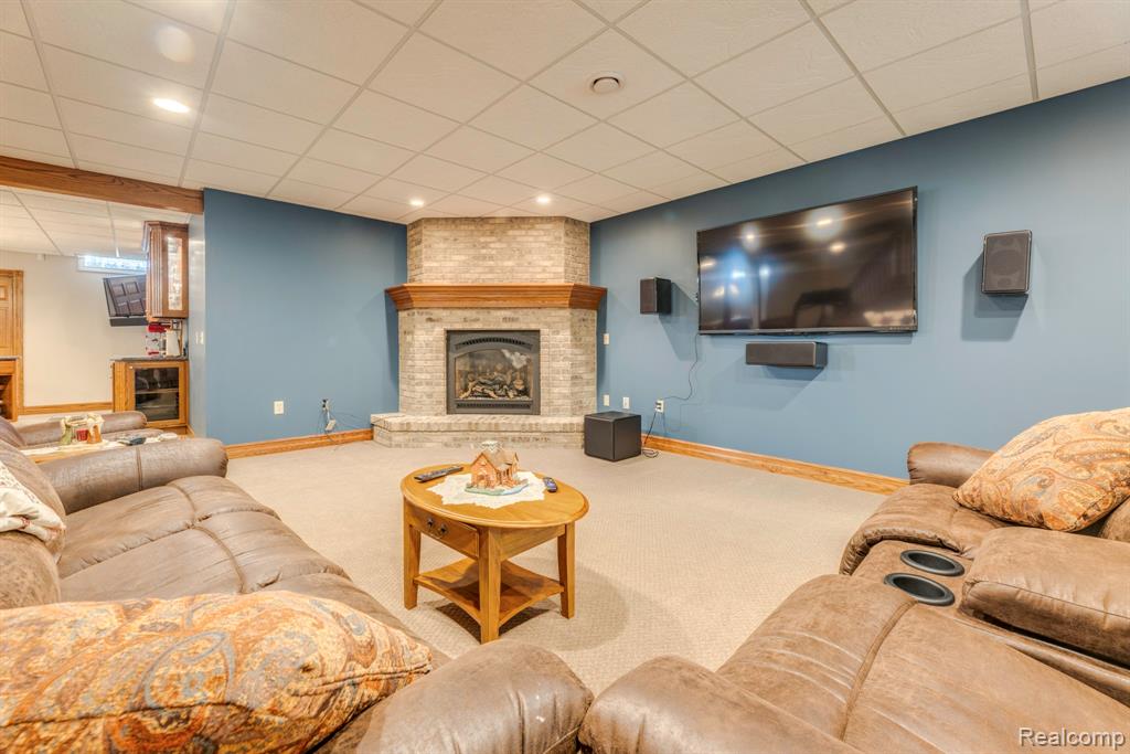 8371 Section Line Road Property Photo 12