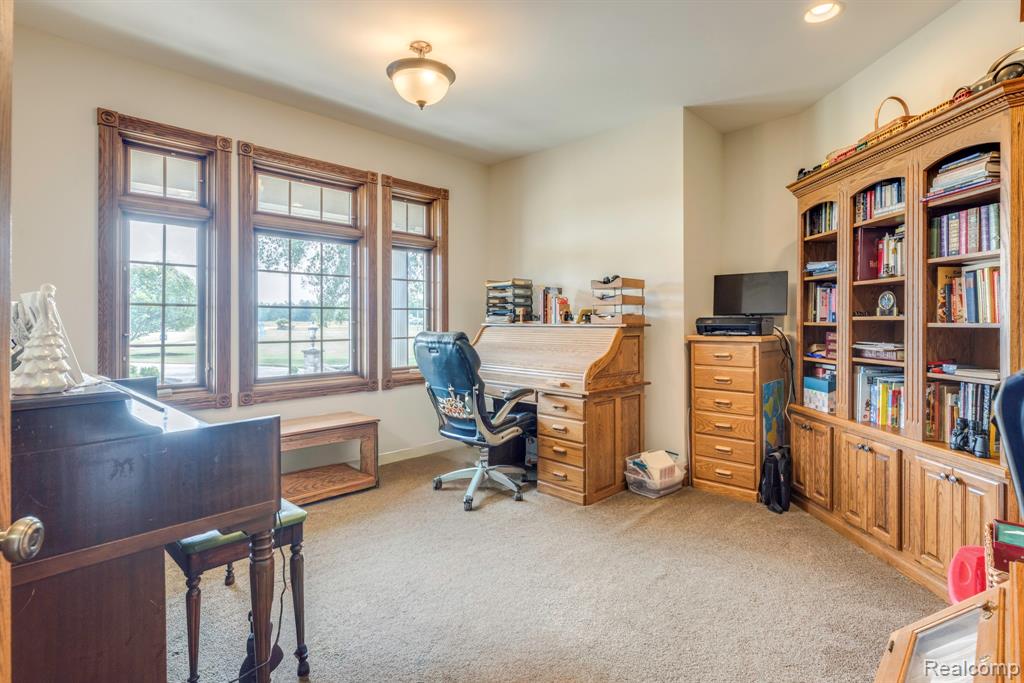 8371 Section Line Road Property Photo 16