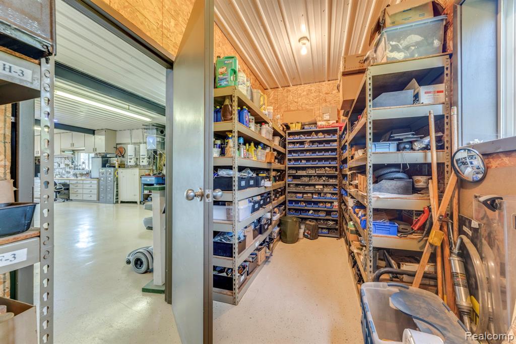 8371 Section Line Road Property Photo 28