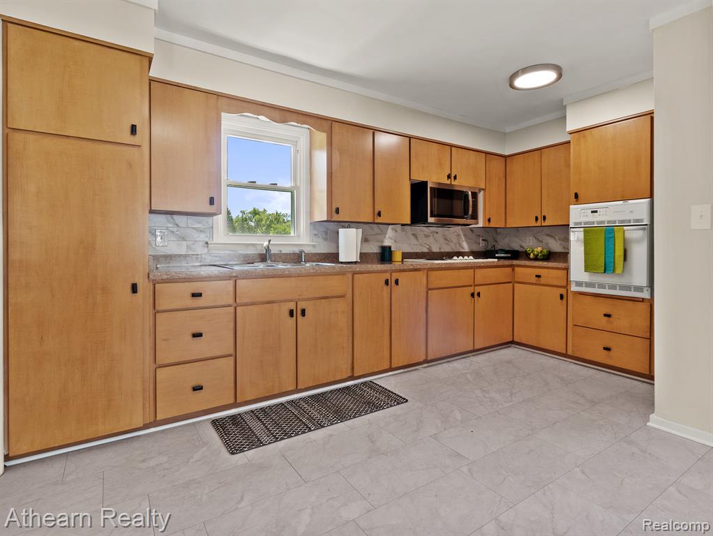 6146 Sun Valley Drive Property Photo 14